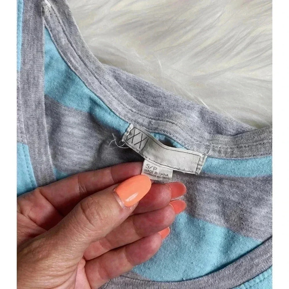 Blue V-Neck T-Shirt Bundle - Picture 7 of 7